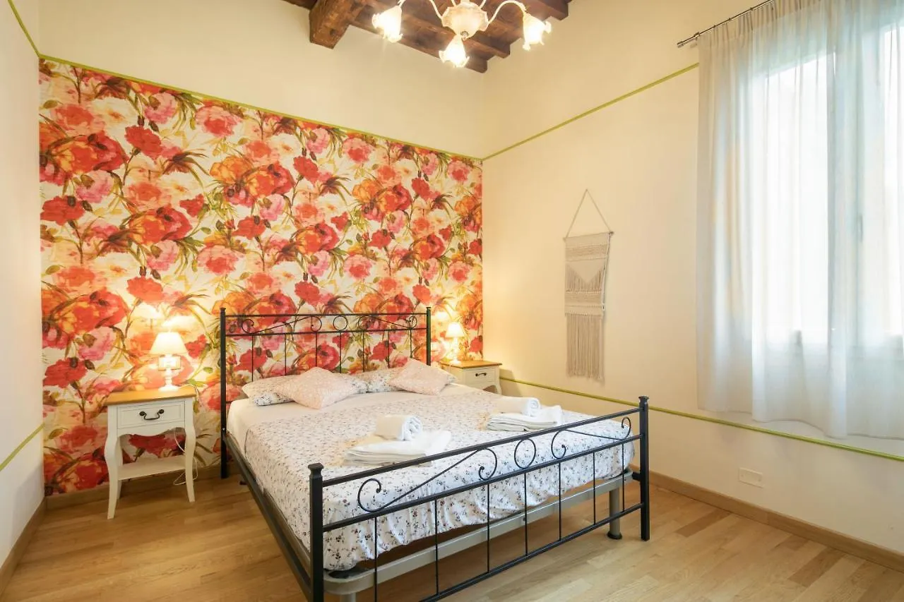 Appartamento Palazzo degli Artisti Firenze 0*,